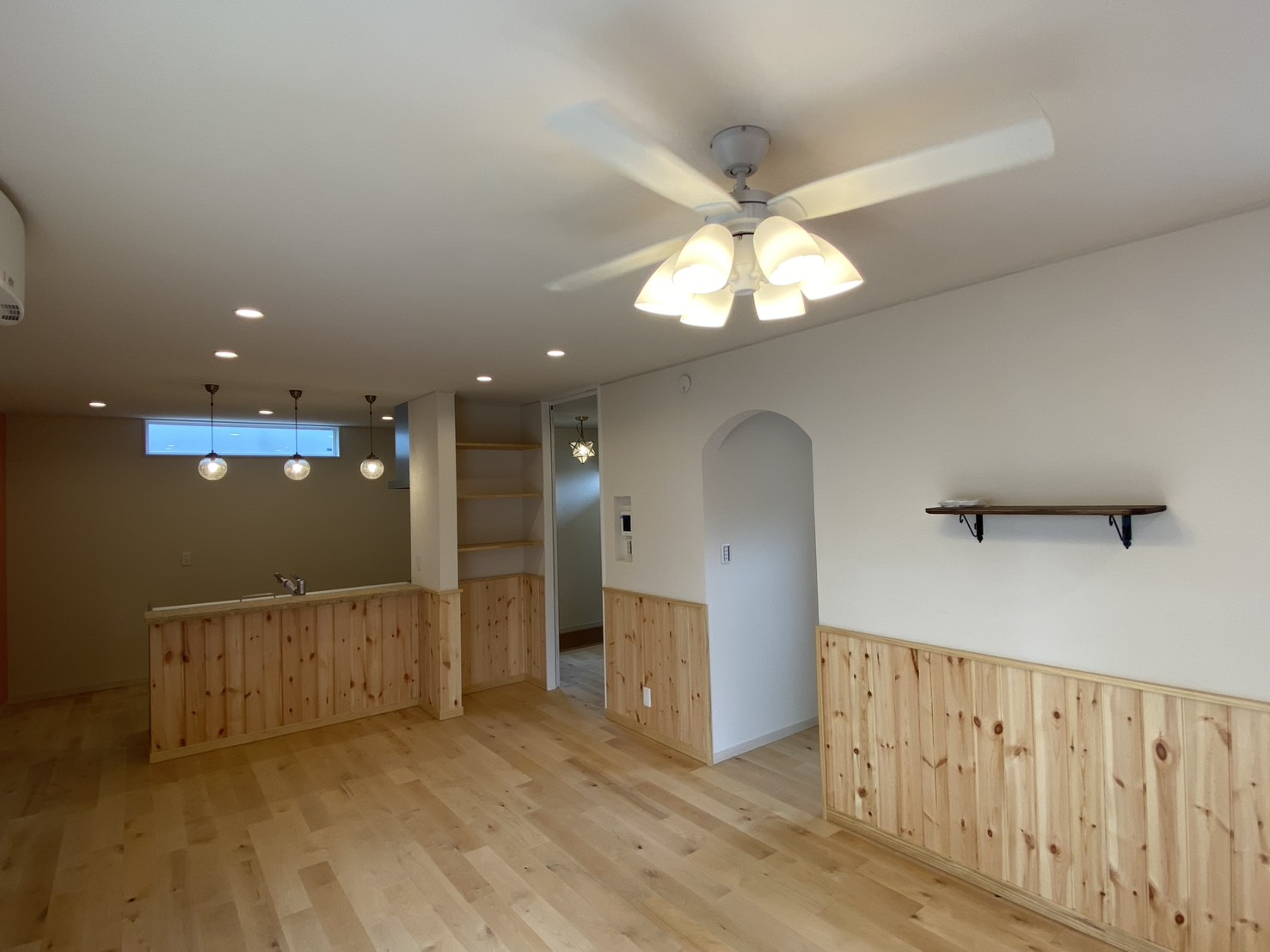動線を考えた快適な自然素材の家、建売で実現！